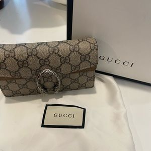 Gucci Dionysus GG Supreme super mini bag